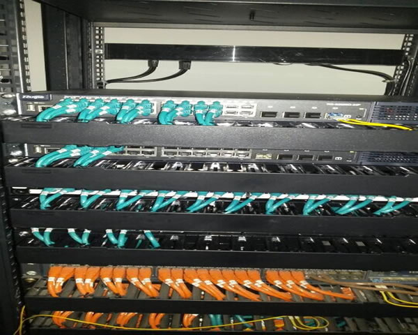 新加坡云服务器VPS与传统服务器的比较